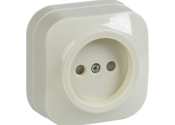 GLORY Розетка 1-местная для открытой установки без заземления с защитными шторками 10А РСш20-2-ХК кремовый IEK ERH13-K33-10