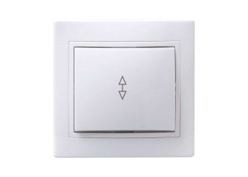 Переключатель одноклавишный проходной IEK Kvarta белый EVK12-K01-10-DM