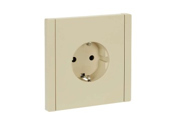 FORTE&PIANO Розетка 1-местная с заземлением с защитными шторками безвинтовое крепление 16А FP413 ваниль IEK FP-R14-16-1-K10