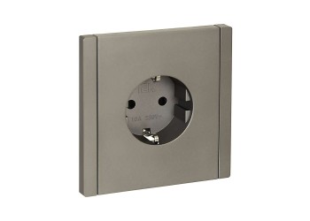 FORTE&PIANO Розетка 1-местная с заземлением с защитными шторками безвинтовое крепление 16А FP513 сталь IEK FP-R14-16-1-K46