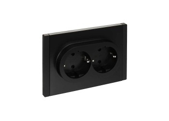 FORTE&PIANO Розетка 2-местная с заземлением с защитными шторками безвинтовое крепление 16А FP123 черный IEK FP-R24-16-1-K02