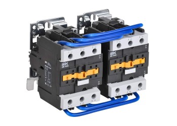 Контактор КМИ-49532 реверс 95А 230В/АС3 2NO.2NC IEK KKM43-095-230-22-1