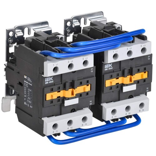 Контактор КМИ-49532 реверс 95А 230В/АС3 2NO.2NC IEK KKM43-095-230-22-1, купить в Минске по самой низкой цене