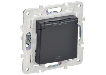 SKANDY Розетка 1-местная с заземлением с защитными шторками и крышкой 16А IP44 SK-R11T титан IEK SK-R16-16-44-K48