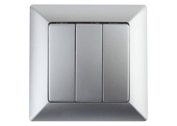 Выключатель трехклавишный ЭРА Intro Solo 10A 250V серебро 4-106-03 Б0043300