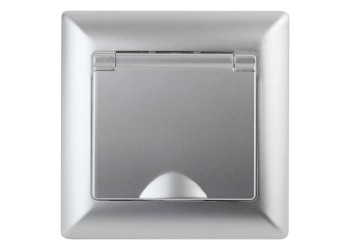 Розетка ЭРА Intro Solo Schuko 2P+E 16A 250V с крышкой серебро 4-203-03 Б0043321