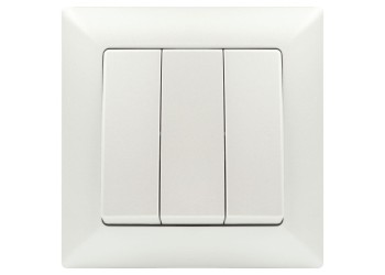 Выключатель трехклавишный ЭРА Intro Solo 10A 250V перламутровый 4-106-06 Б0053606